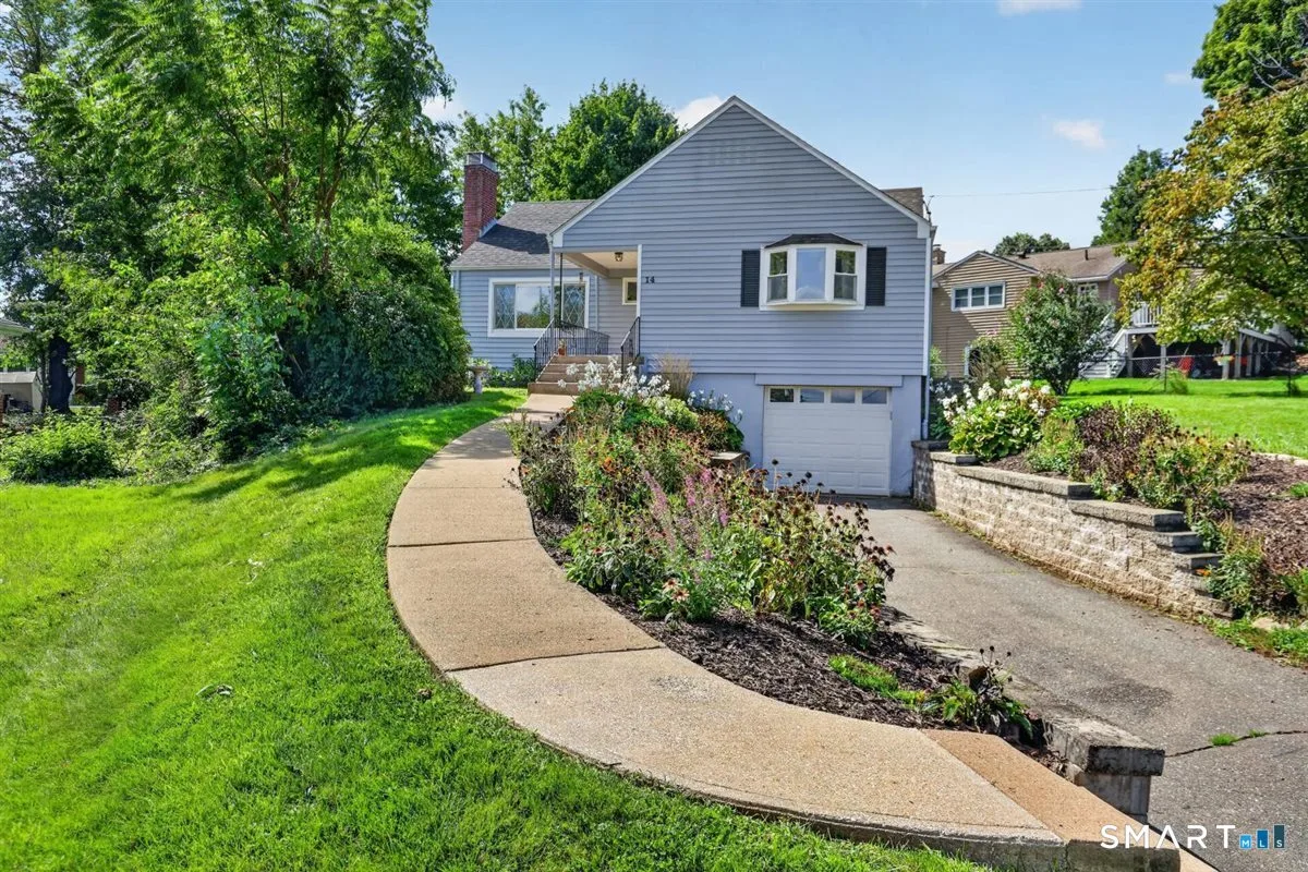 14 Gracewell Road, Wethersfield, CT