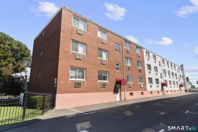 4 Van Zant Street #B18