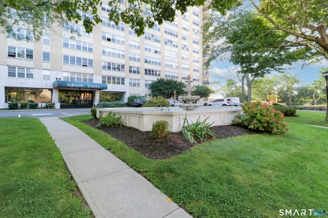 2625 Park Avenue #9N
