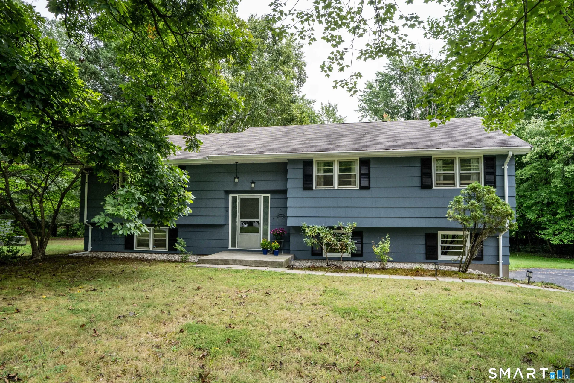 9 Maple Edge Drive, Bloomfield, CT
