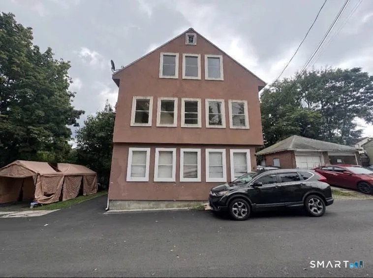 4 Foster Court, Meriden, CT