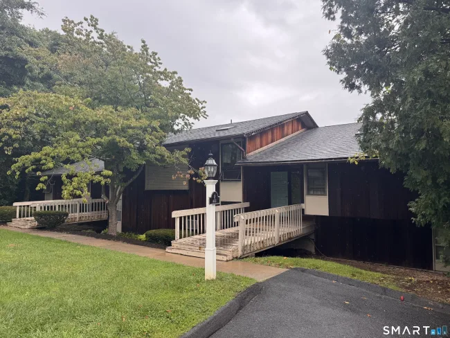 8-B Country Squire Drive #8B