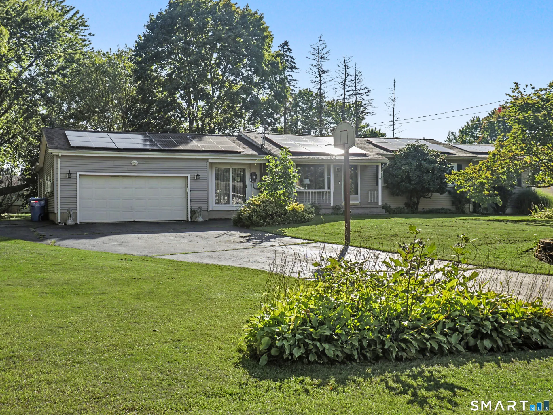 52 Consolation Street, Bristol, CT