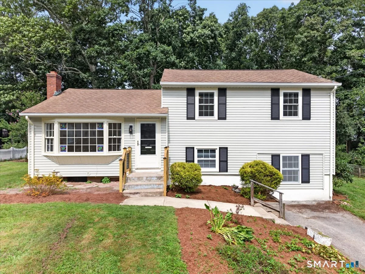 161 Ridgewood Drive, Groton, CT