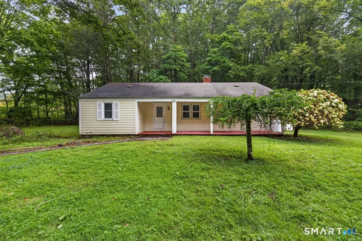 261 Newtown Turnpike, Weston, CT