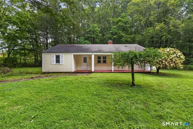 261 Newtown Turnpike