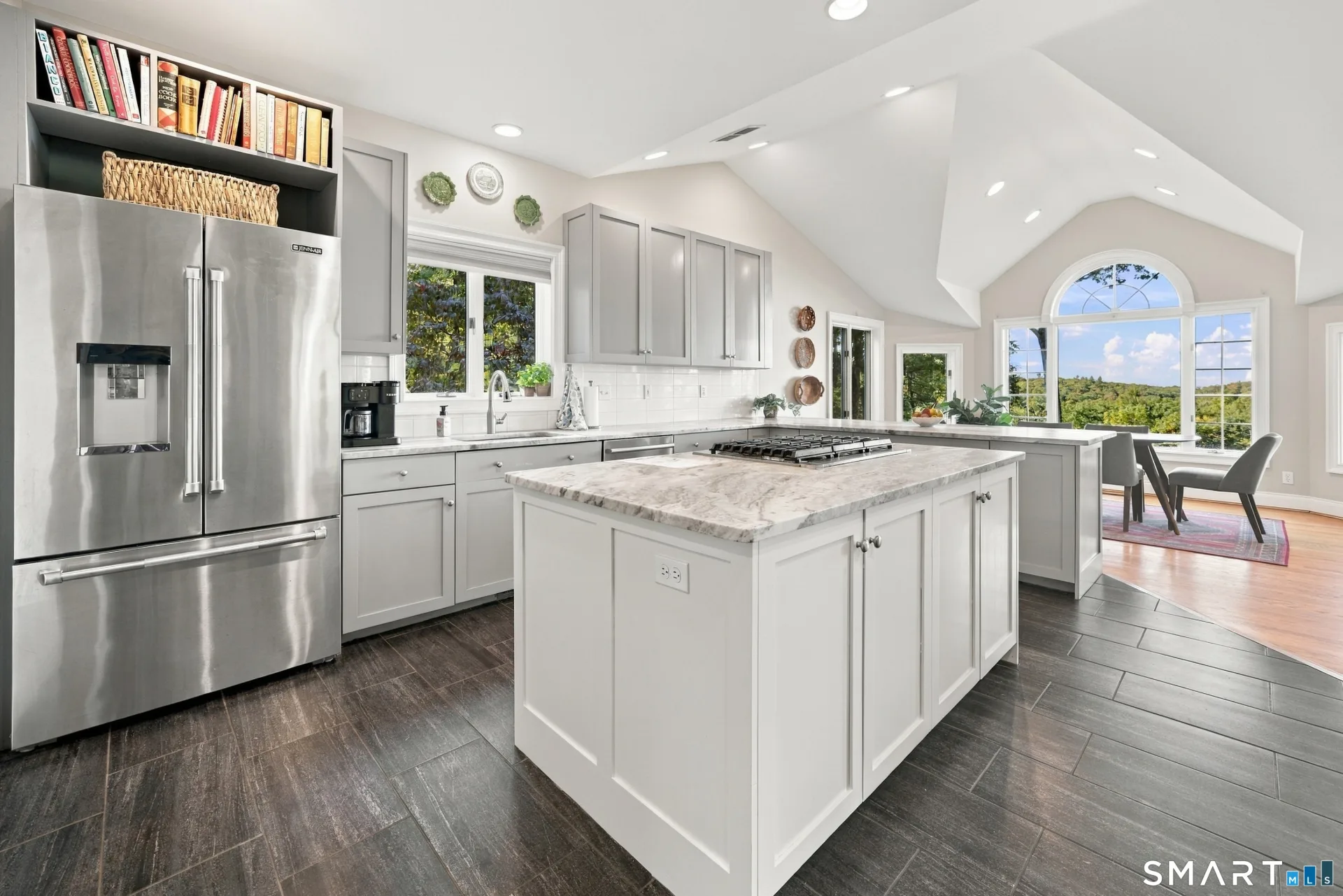 100 Robin Drive, Canton, CT
