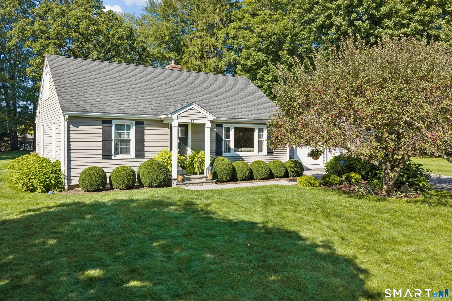 14 Redwood Drive, Bethel, CT