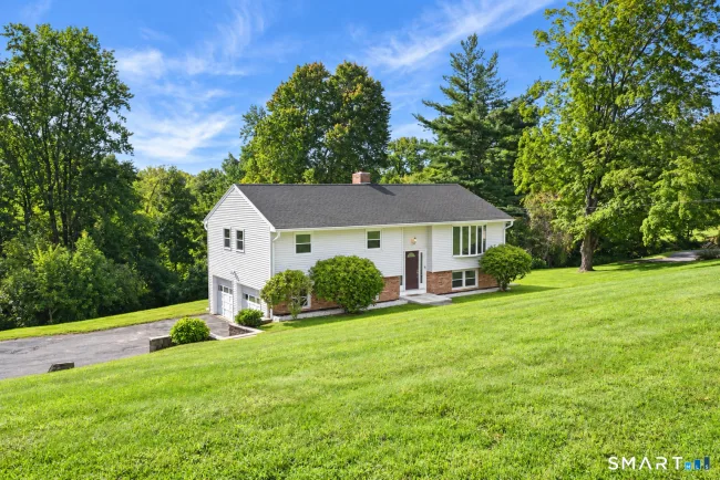 3 Holly Lane, Brookfield, CT