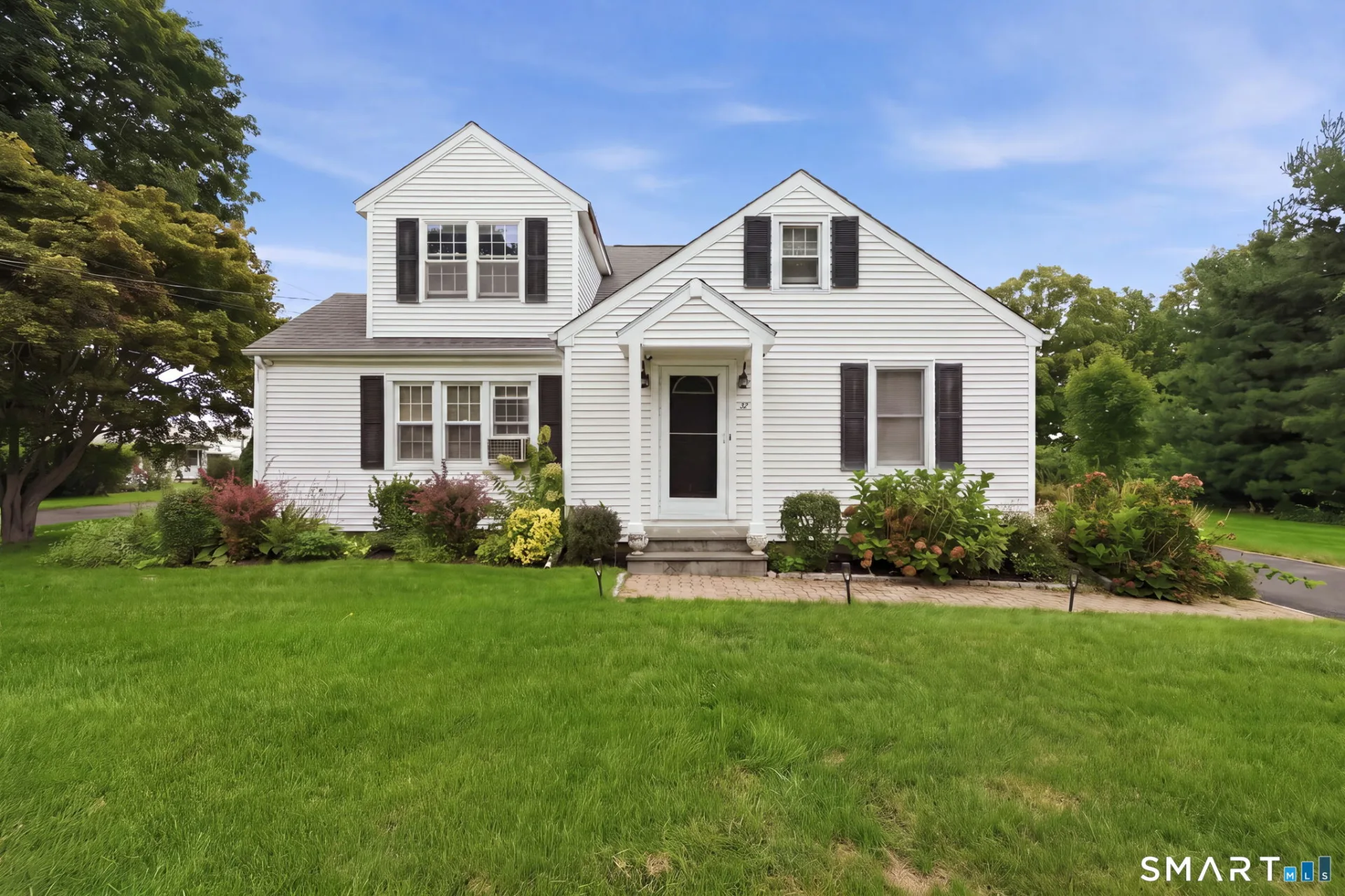 32 Crown Street, Trumbull, CT