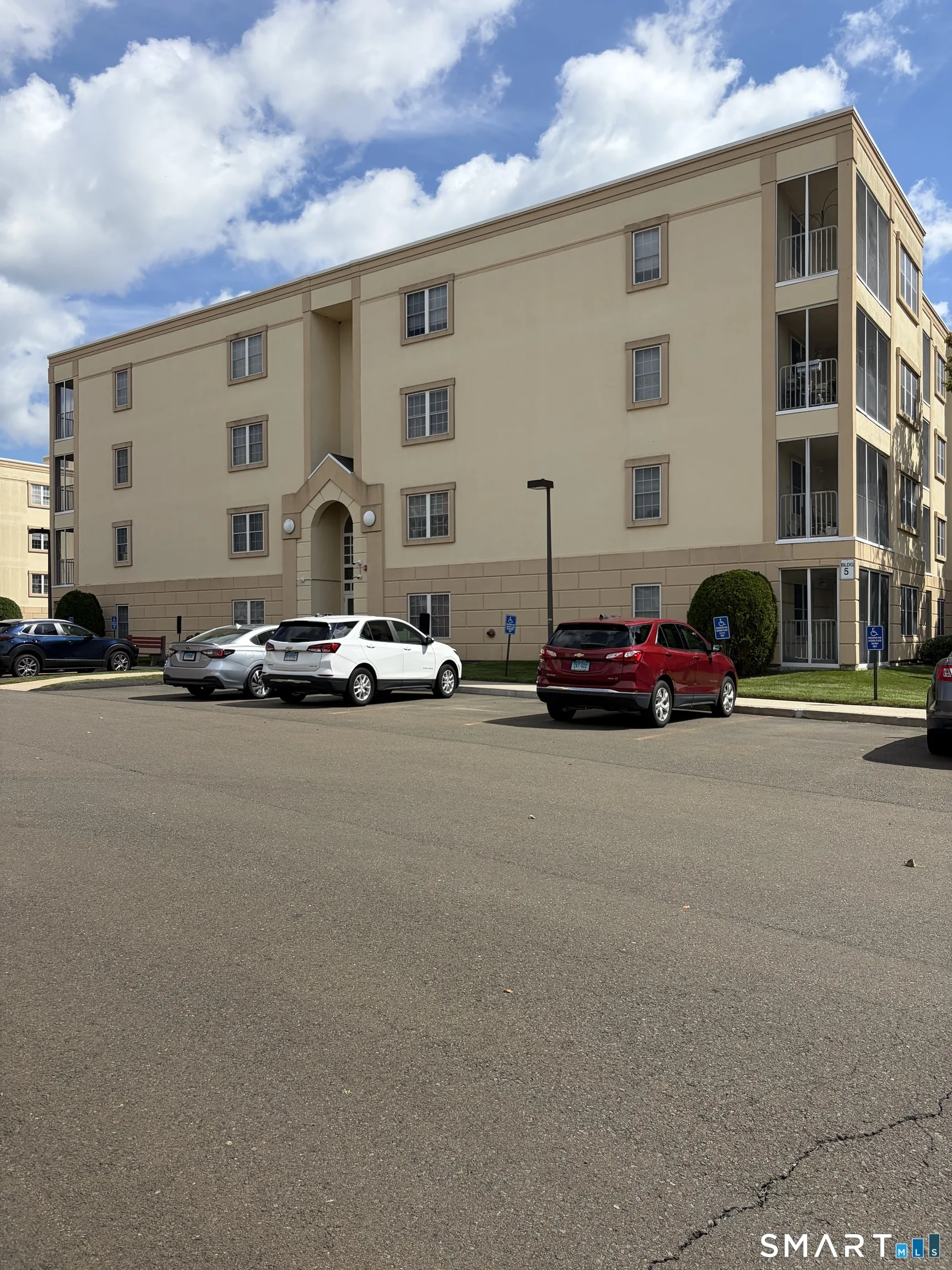 75 Washington Avenue #5-104, Hamden, CT