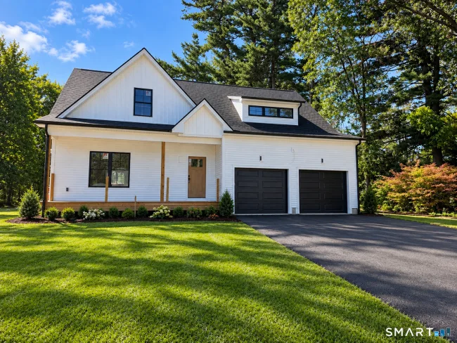 Beleden Gardens Drive, Bristol, CT