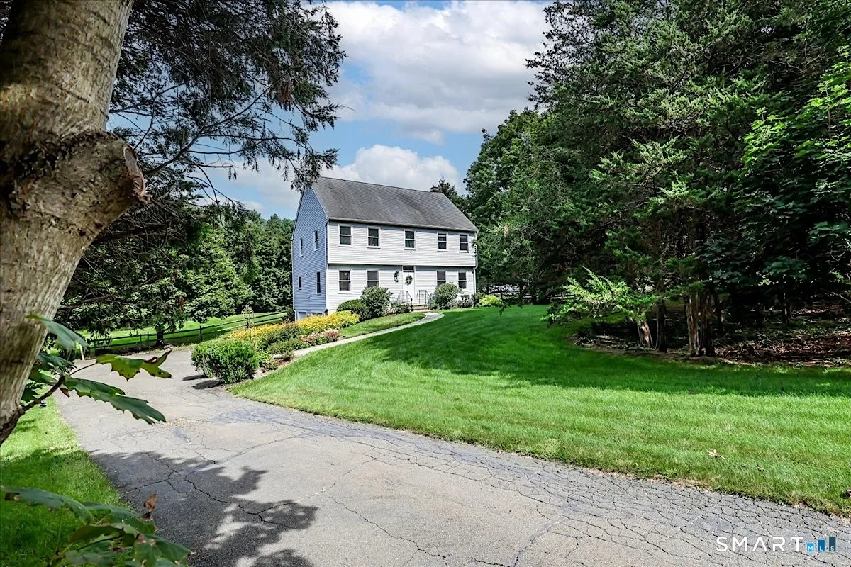 14 Philo Curtis Road, Newtown, CT