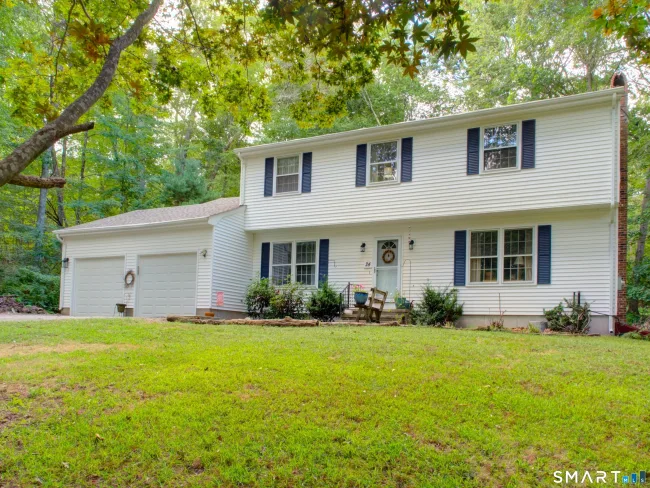 24 Queen Eleanor Drive