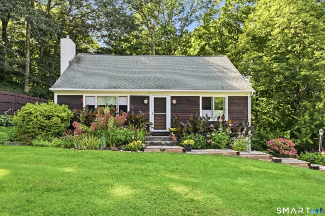 2 Ward Drive, Danbury, CT