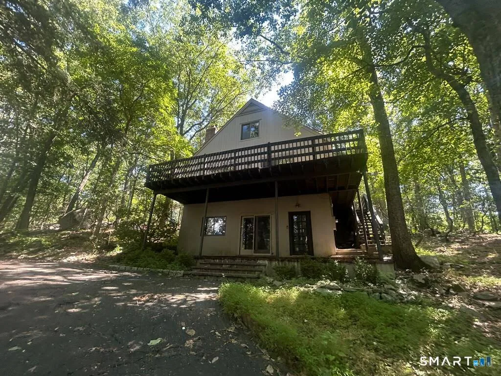 38 Ravenwood Drive, Weston, CT