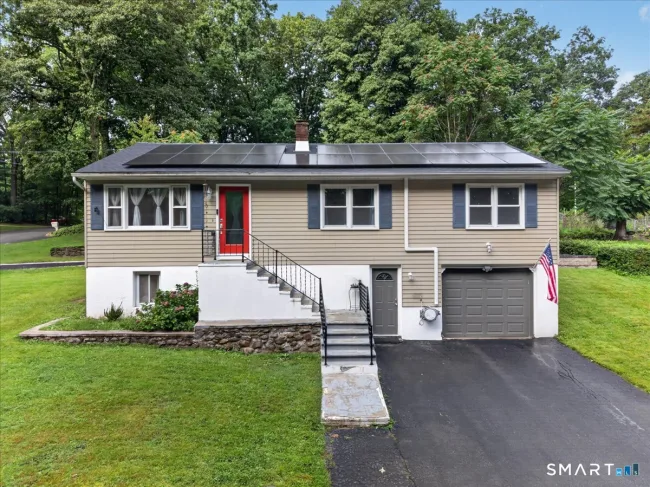 327 Lakeside Boulevard