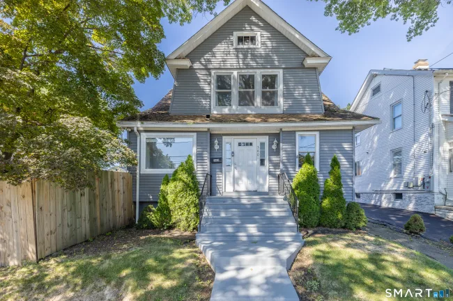 380 Rockwell Avenue