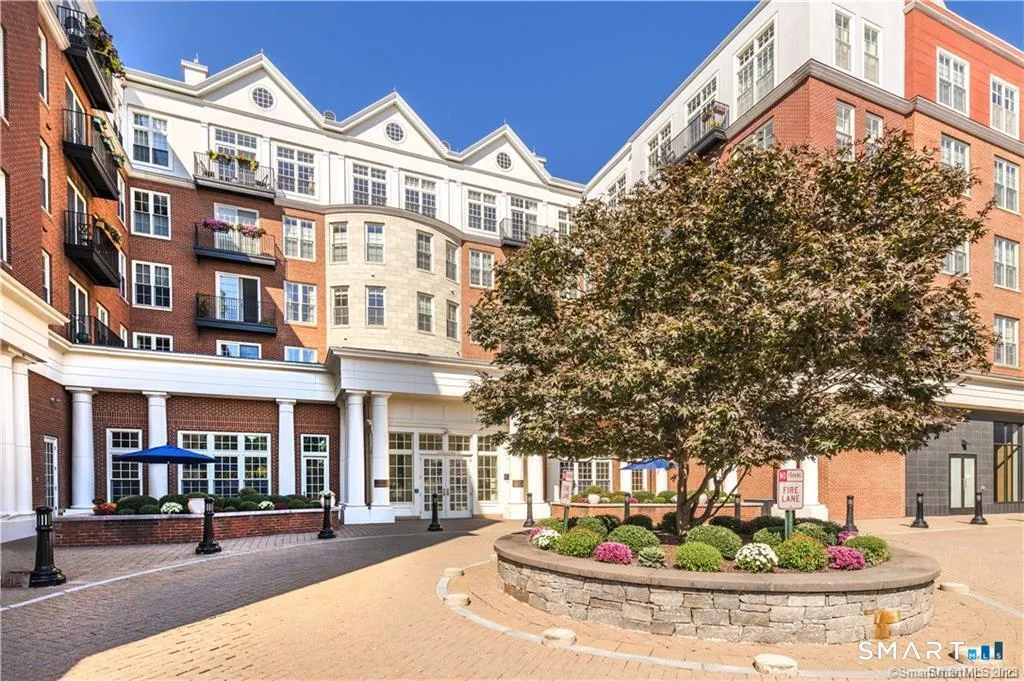 85 Memorial Road #201, West Hartford, CT
