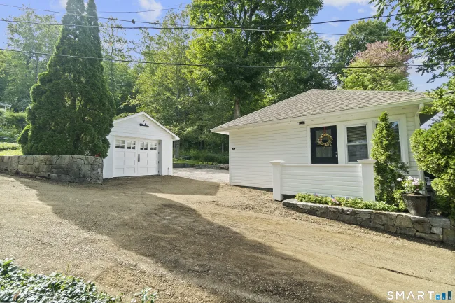 215 Mamanasco Road #215