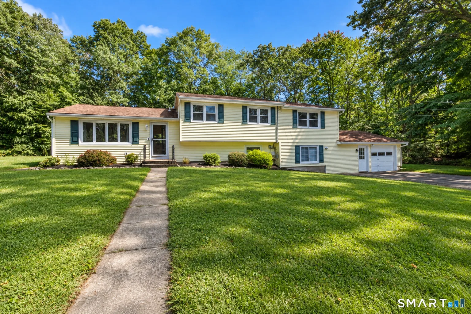 18 Arbor Road, Monroe, CT