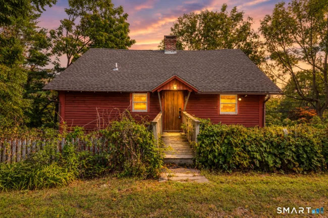 2 Old Colchester Road, Waterford, CT