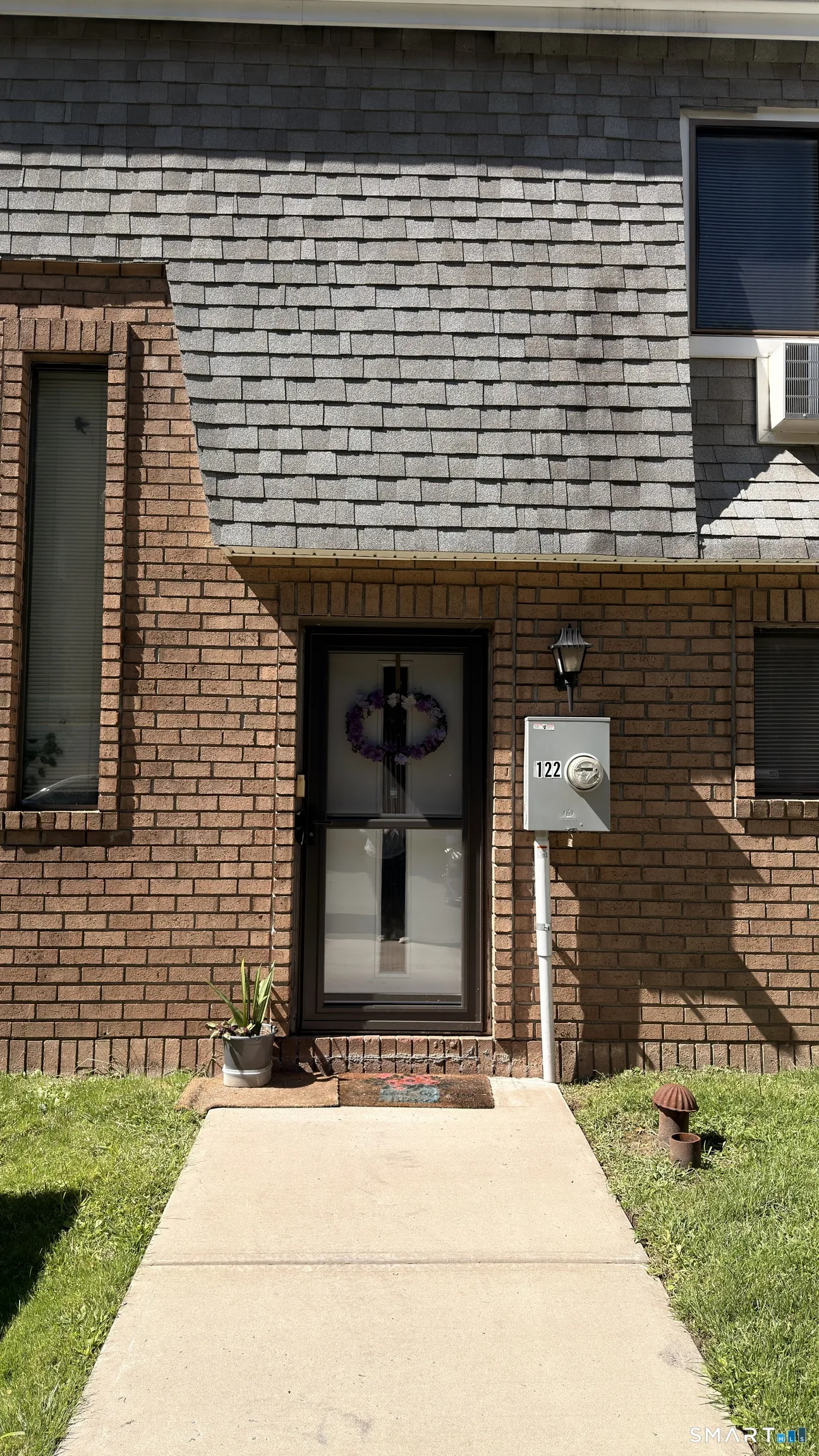 122 Sutton Place #122, Bloomfield, CT