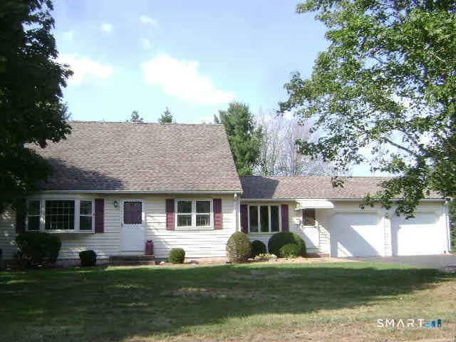 121 Carriage Drive, Manchester, CT