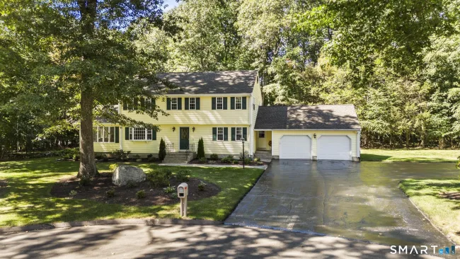 25 Wagon Hill Lane, Avon, CT