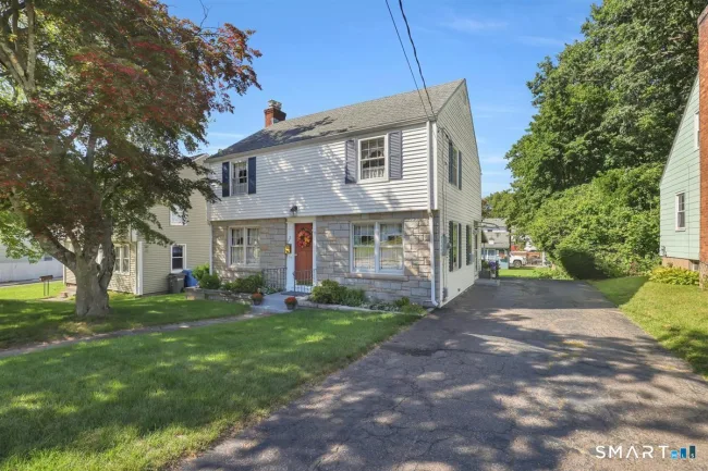 215 Oak Street, Manchester, CT