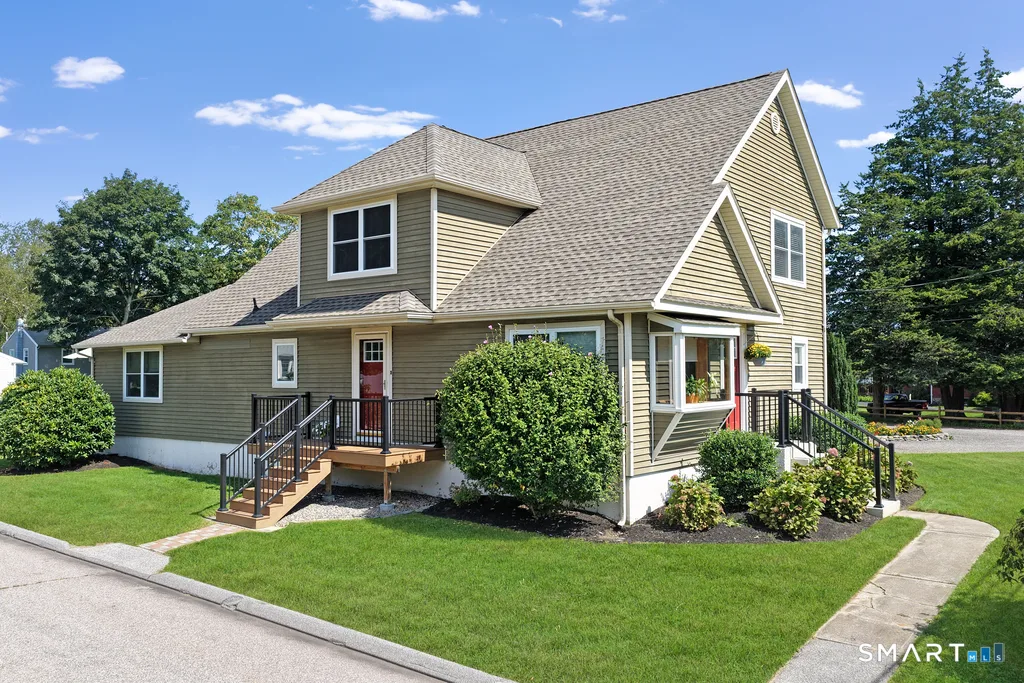 27 Mystic Avenue, Stonington, CT