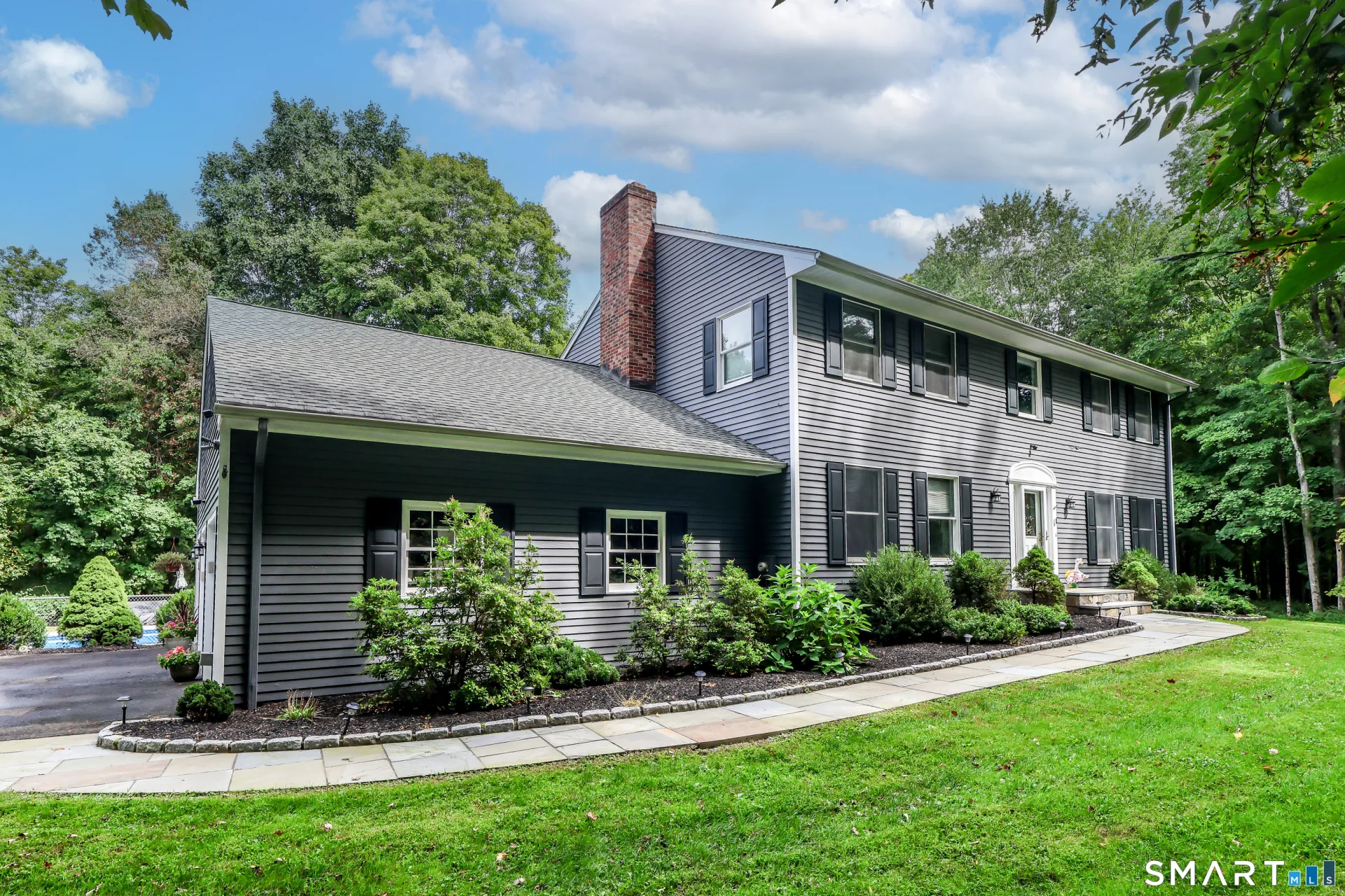 33 Brookwood Drive, Newtown, CT