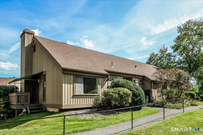 537 Heritage Village #A