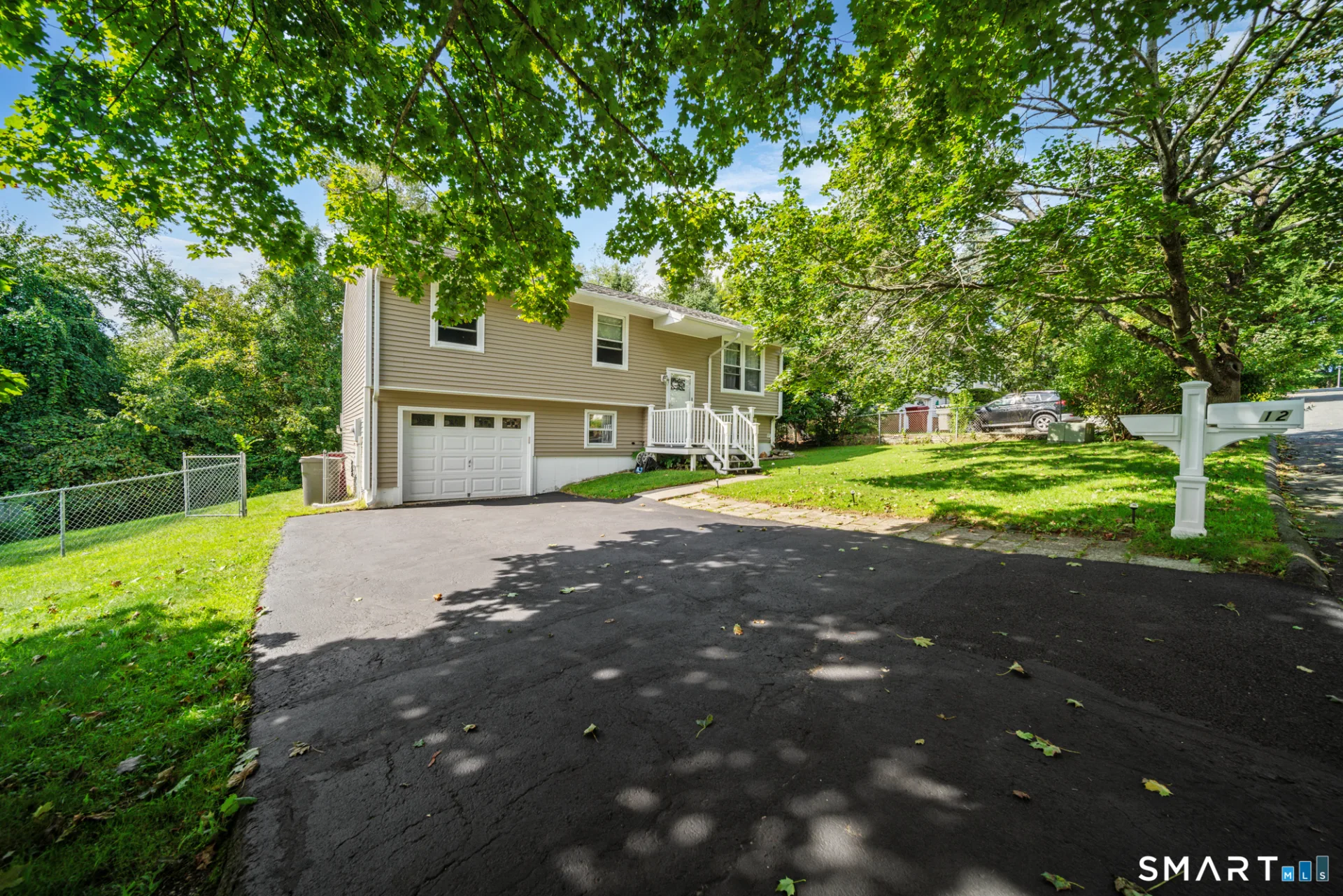 12 Tudor Lane, Naugatuck, CT