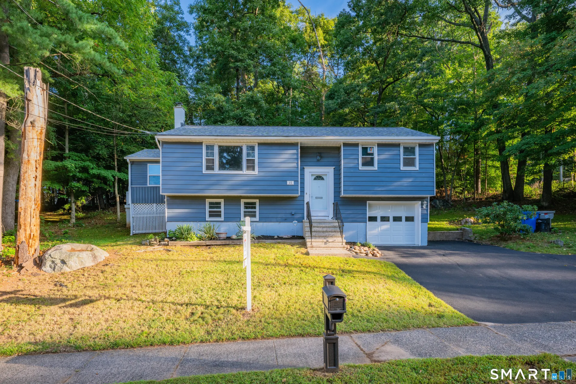 17 Rhoda Lane, Bristol, CT