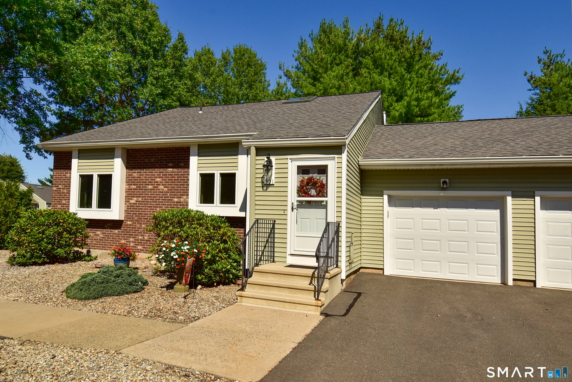 301 Sand Stone Drive #301, South Windsor, CT