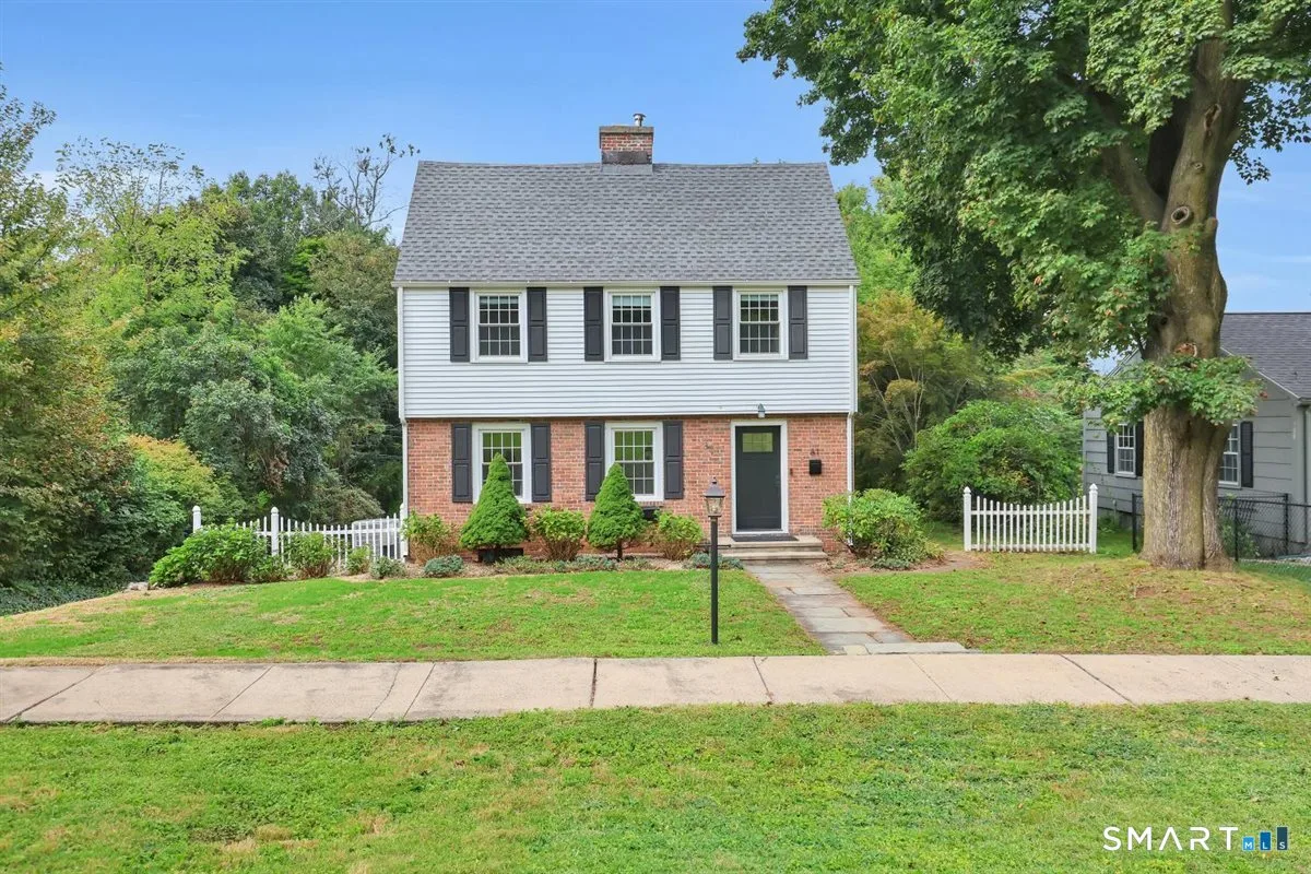 81 Lydale Place, Meriden, CT
