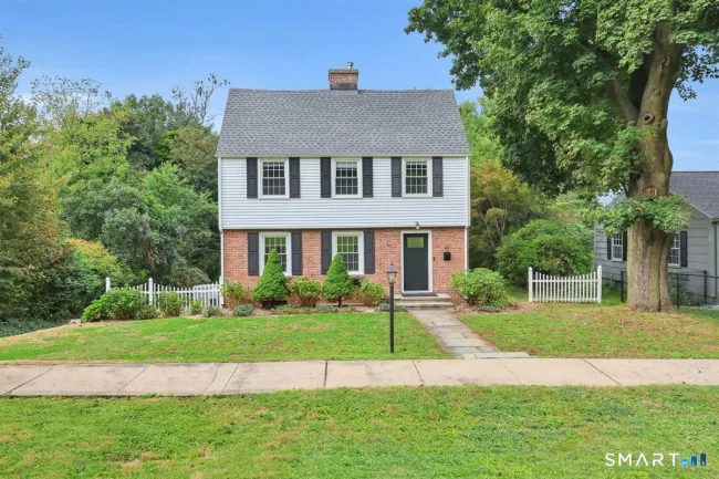 81 Lydale Place