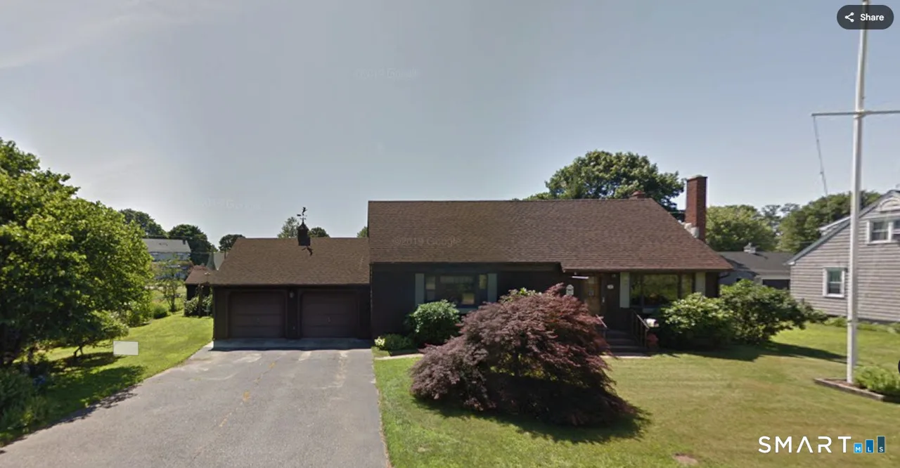 559 Oak Bluff Avenue, Stratford, CT