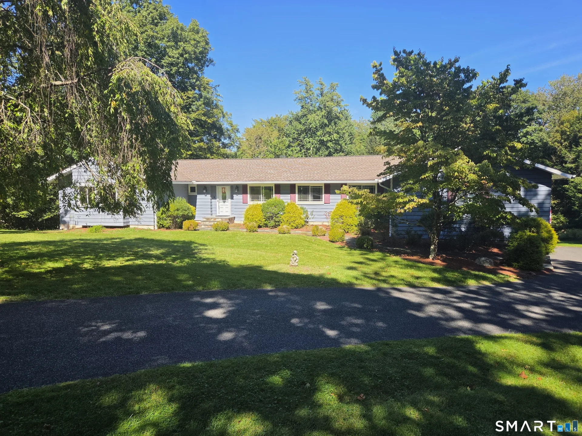 8 Signal Hill Road, Brookfield, CT