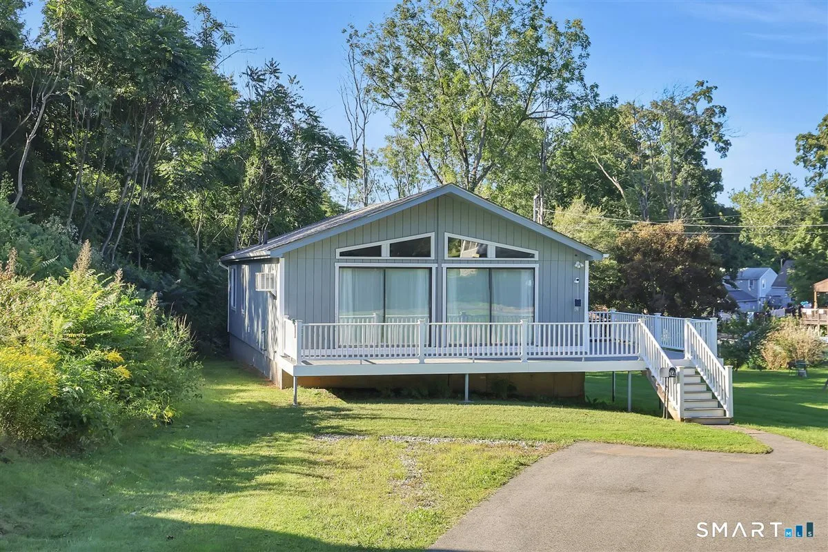34 Middlesex Ave Extension, Portland, CT