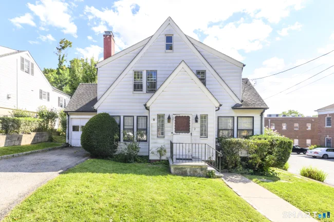 2 Parkhill Avenue