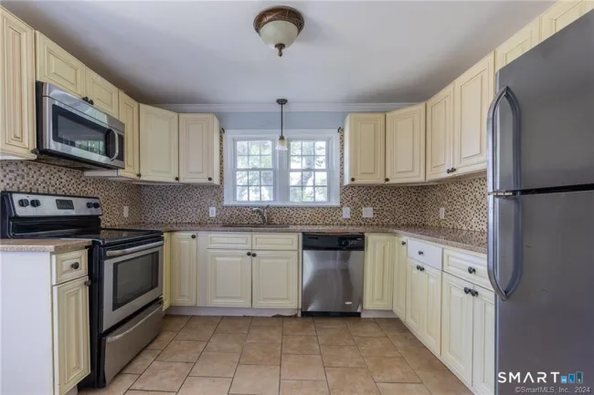 480 Ezra Street, Bridgeport, CT