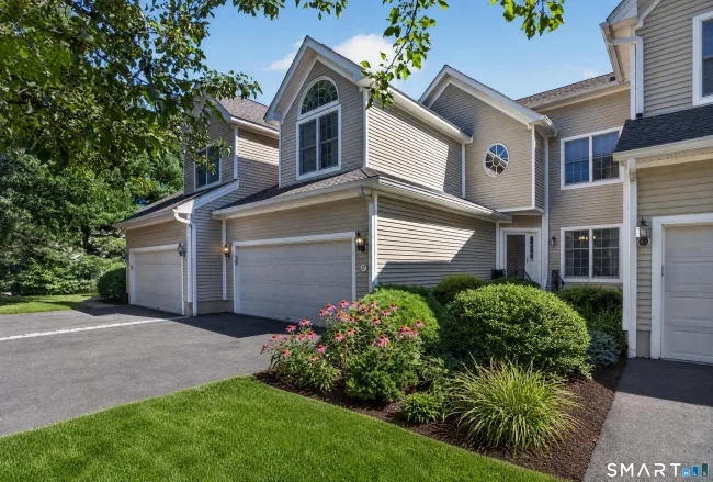 17 Regency Circle #17, Trumbull, CT