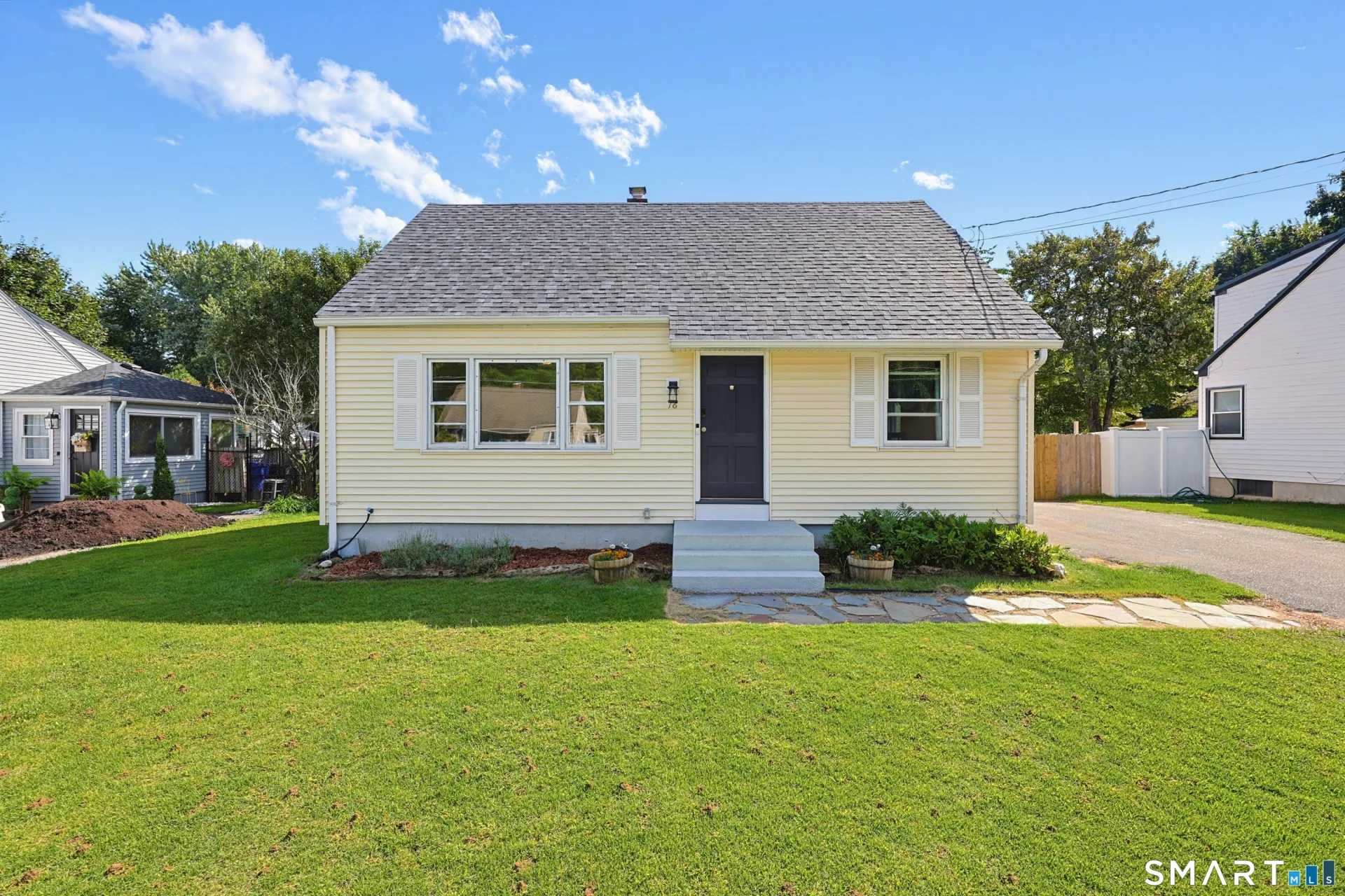 16 King Court, Enfield, CT