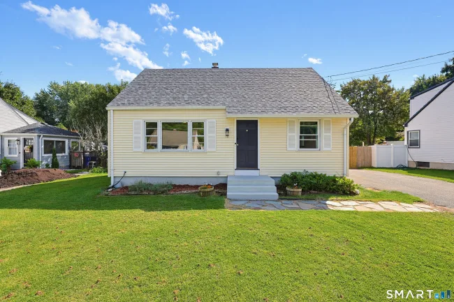 16 King Court, Enfield, CT