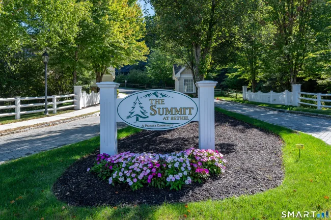 15 Briar Ridge Drive, Bethel, CT