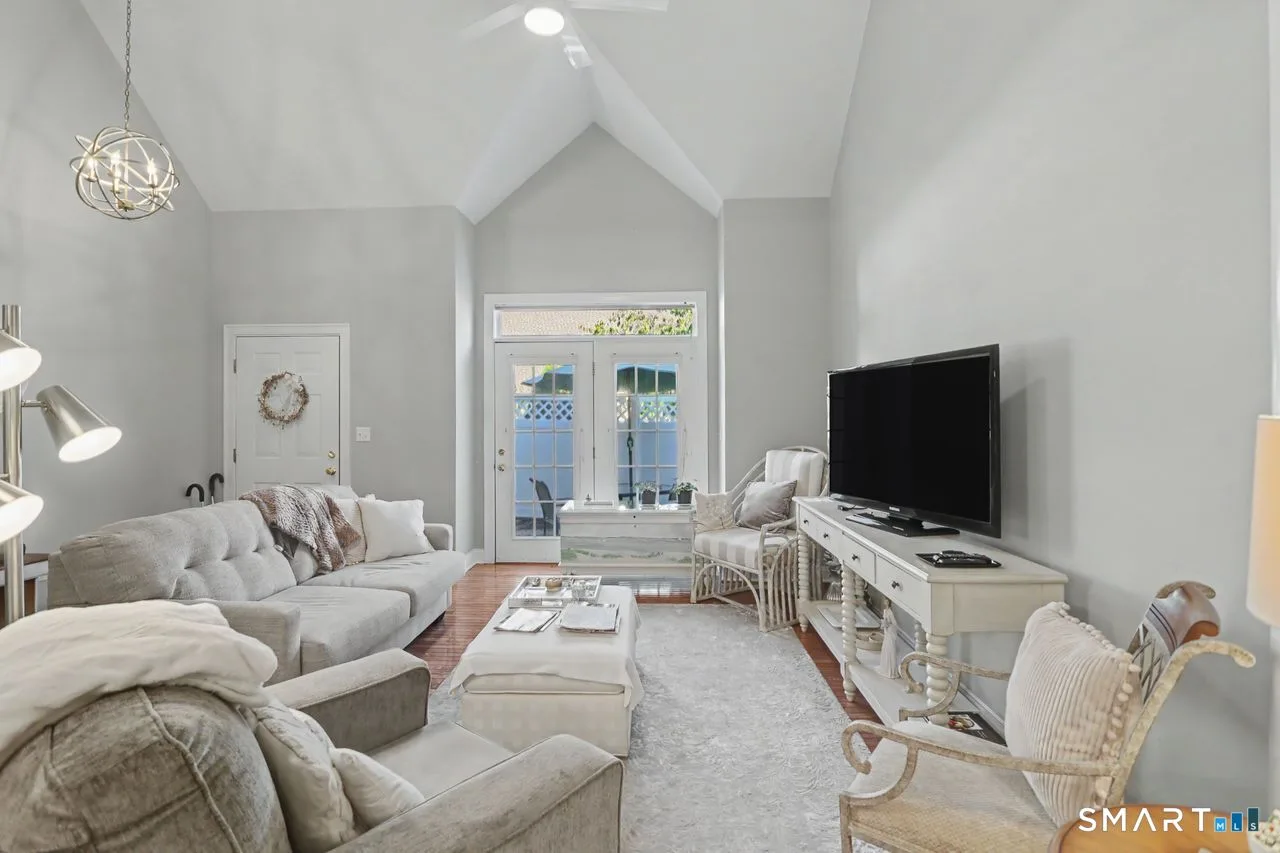 17 Southwick Court #17, Milford, CT
