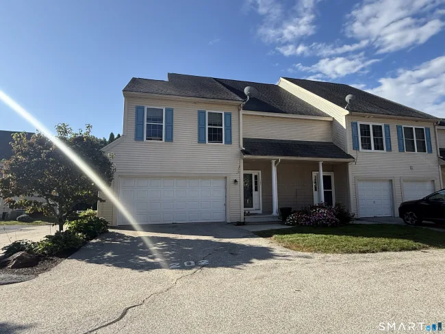 76 Perry Street #202