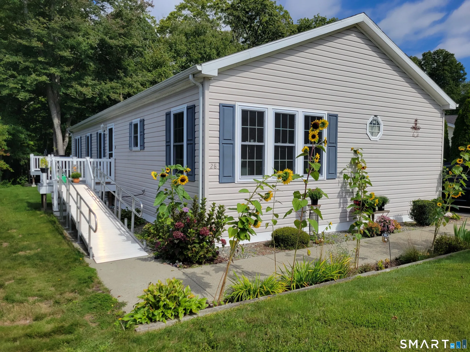 28 Cliff Road, Ledyard, CT